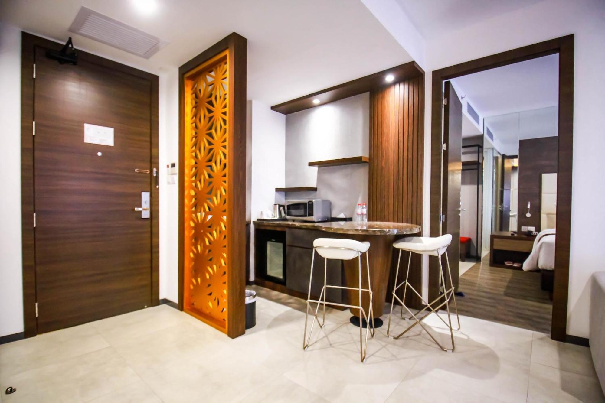 Asialink Hotel Batam By Prasanthi Nagoya Exteriér fotografie
